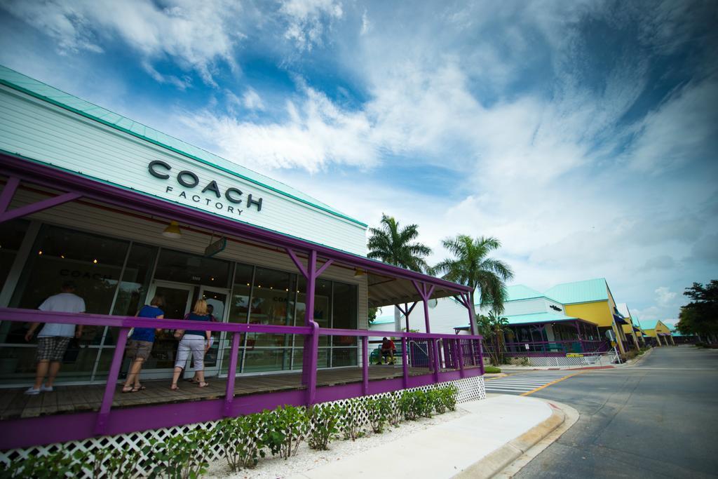 Pierview Hotel And Suites Fort Myers Beach Exterior photo