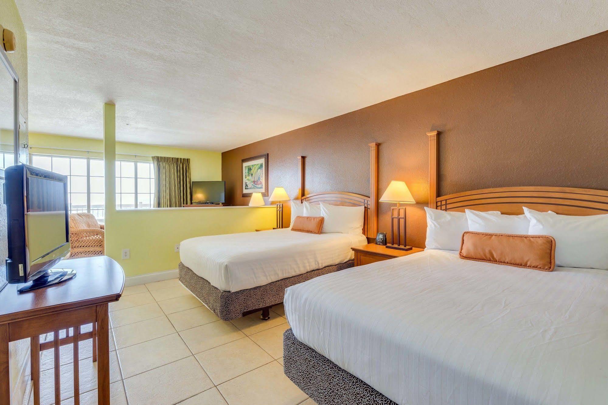 Pierview Hotel And Suites Fort Myers Beach Exterior photo