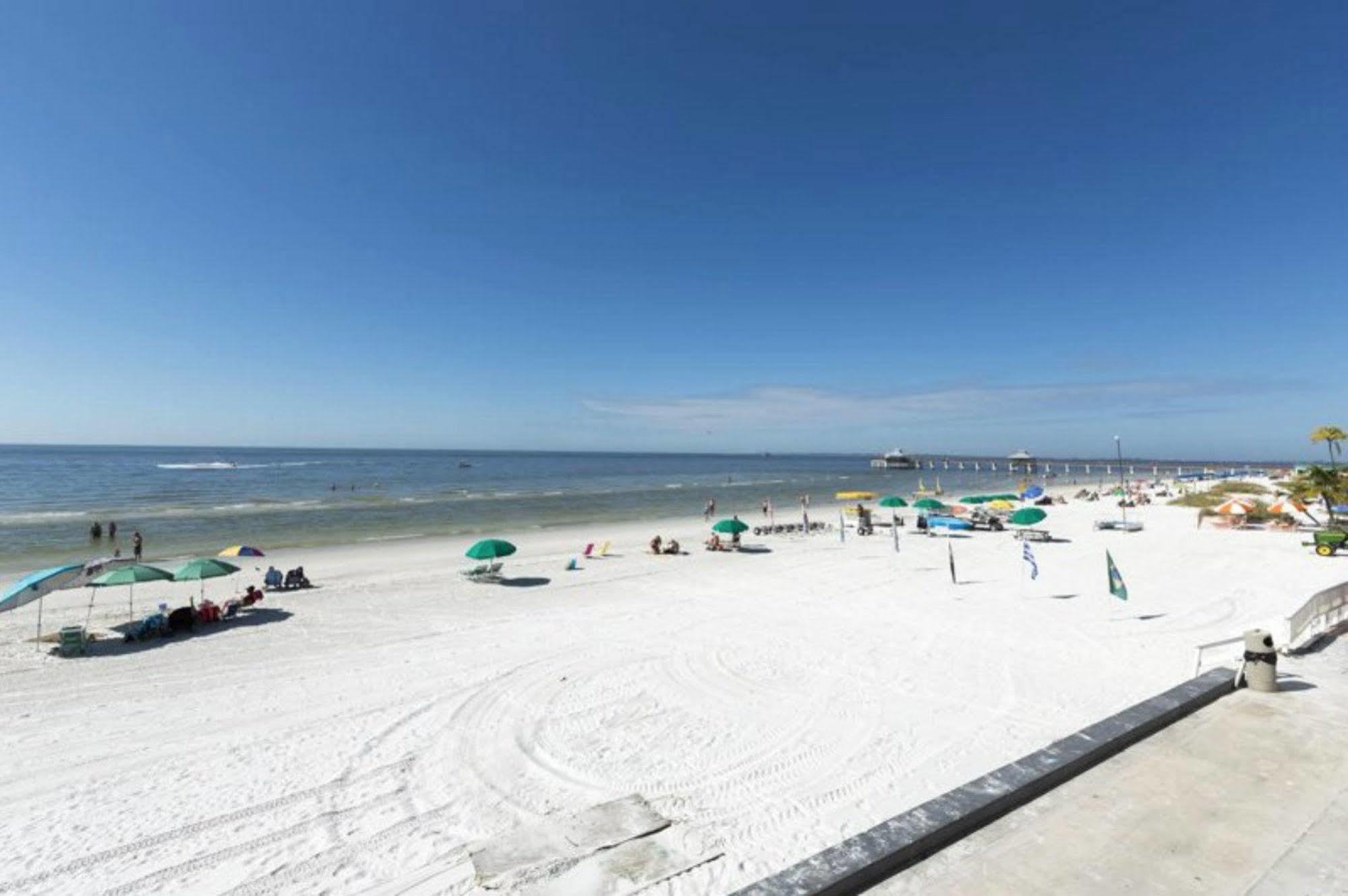 Pierview Hotel And Suites Fort Myers Beach Exterior photo